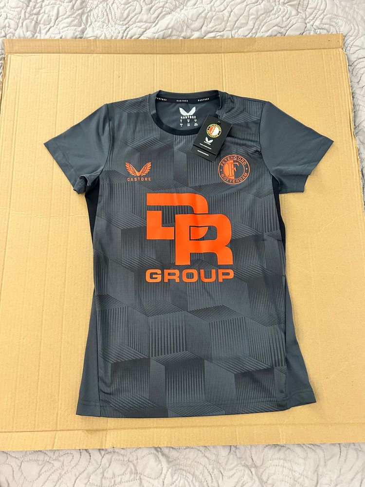 Women’s Feyenoord Castore Football Shirt UK 8