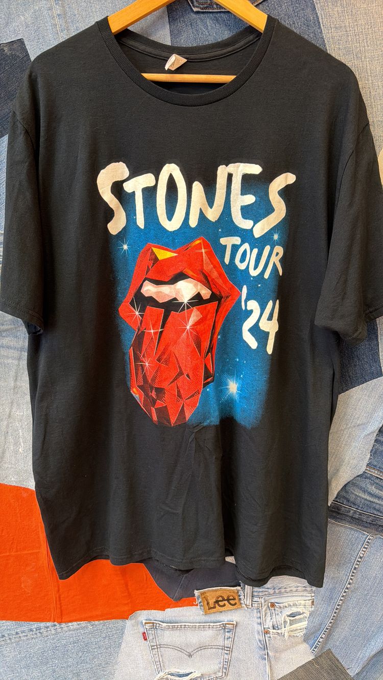 Black Graphic T-Shirt With Stones Tour '24 Print