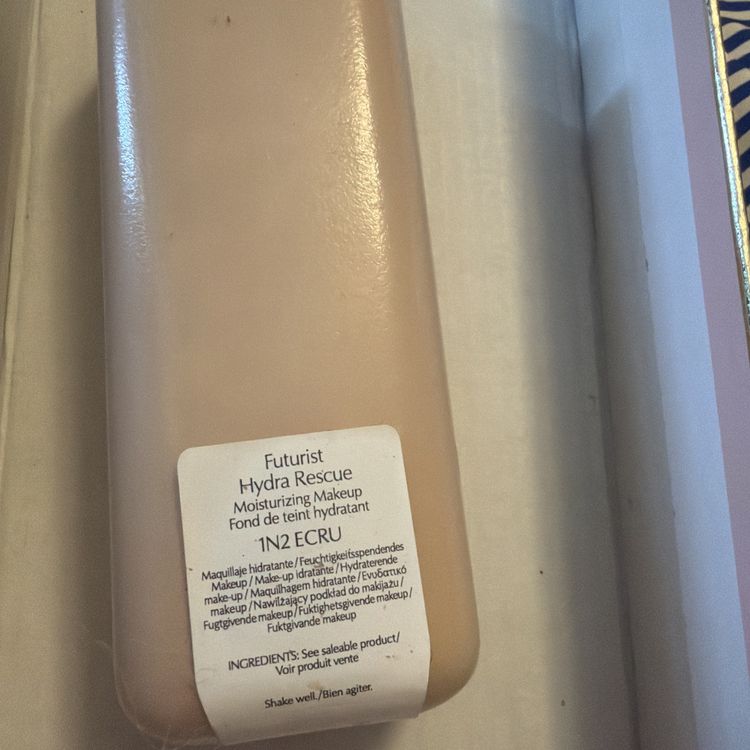 Estée Lauder Futurist Hydra Rescue Moisturizing Foundation 1N2 Ecru 200ml imagen 1