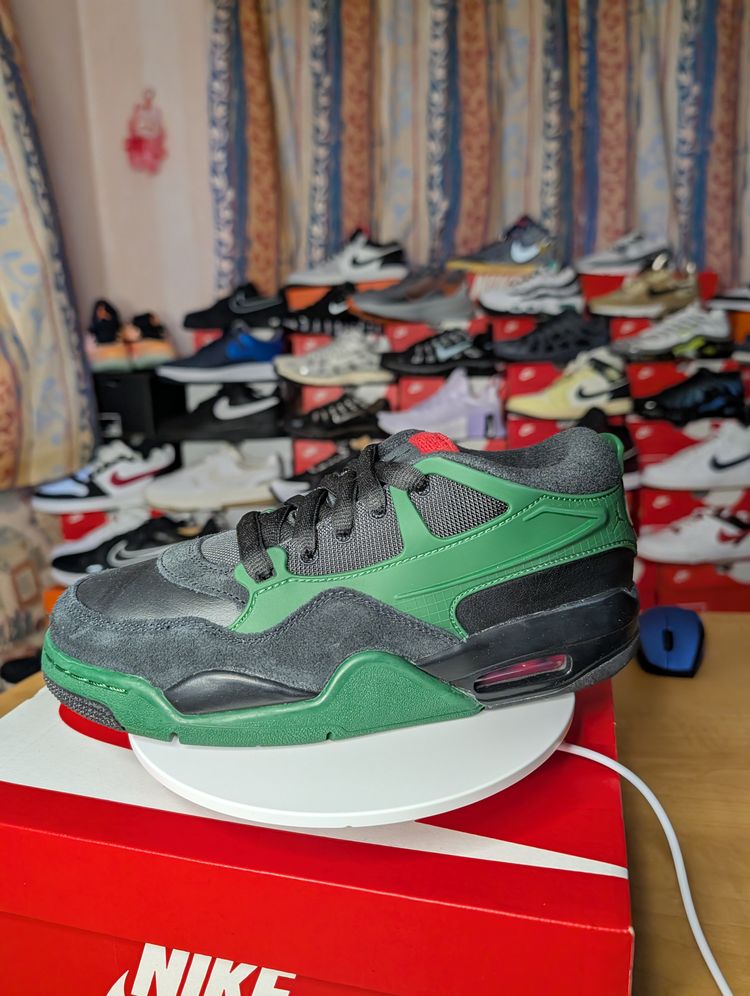 GS - Air Jordan  4 rm- New half box UK 5.5