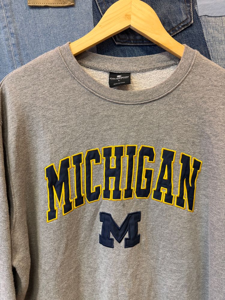 Grey Sweatshirt With Michigan Text And M Logo 2