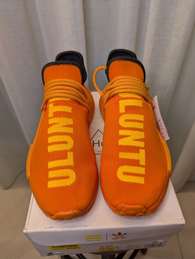 Adidas Orange Pharrel Williams size 42 2/3