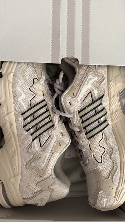 Adidas Sneakers