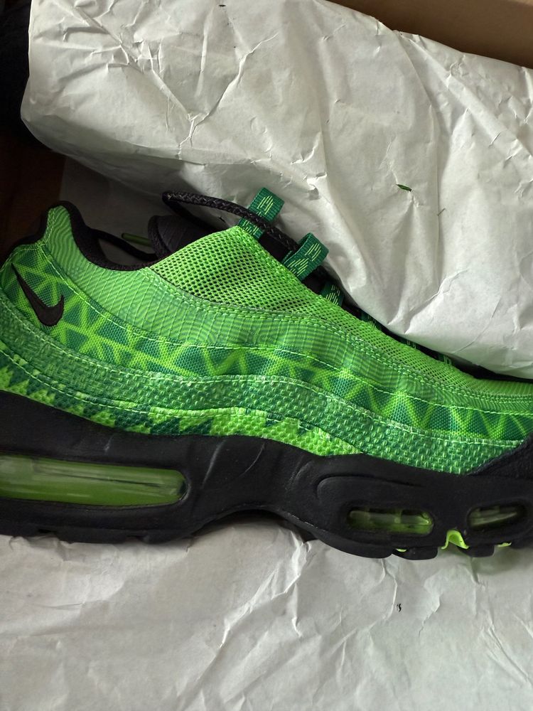 Nike Green And Black Sneakers brand new 9.5
