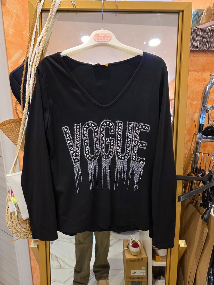 Immagine di Camiseta negra de mujer 2