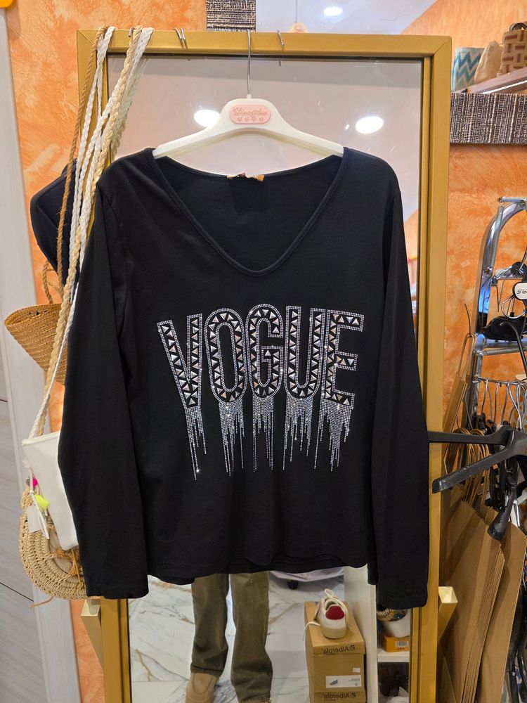 Immagine di Camiseta negra de mujer 3
