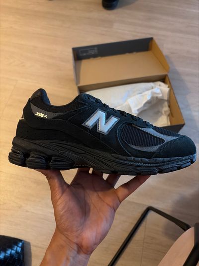 New Balance Black Sneakers