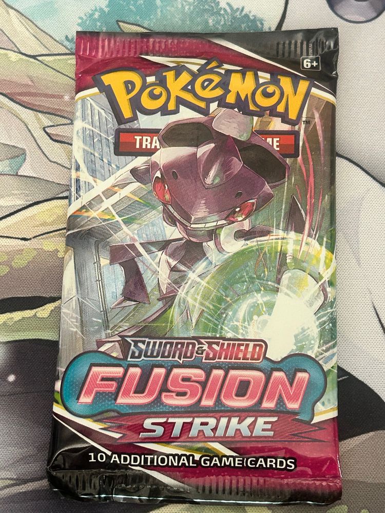 Pokémon Sword & Shield Fusion Strike Trading Card Game Pack
