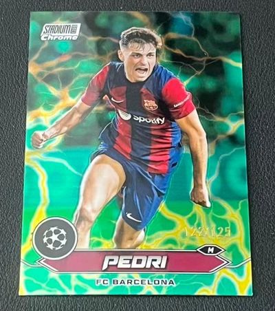 Topps Stadium Club Chrome UEFA Champions League – Electric Charge Green Pedri /125.