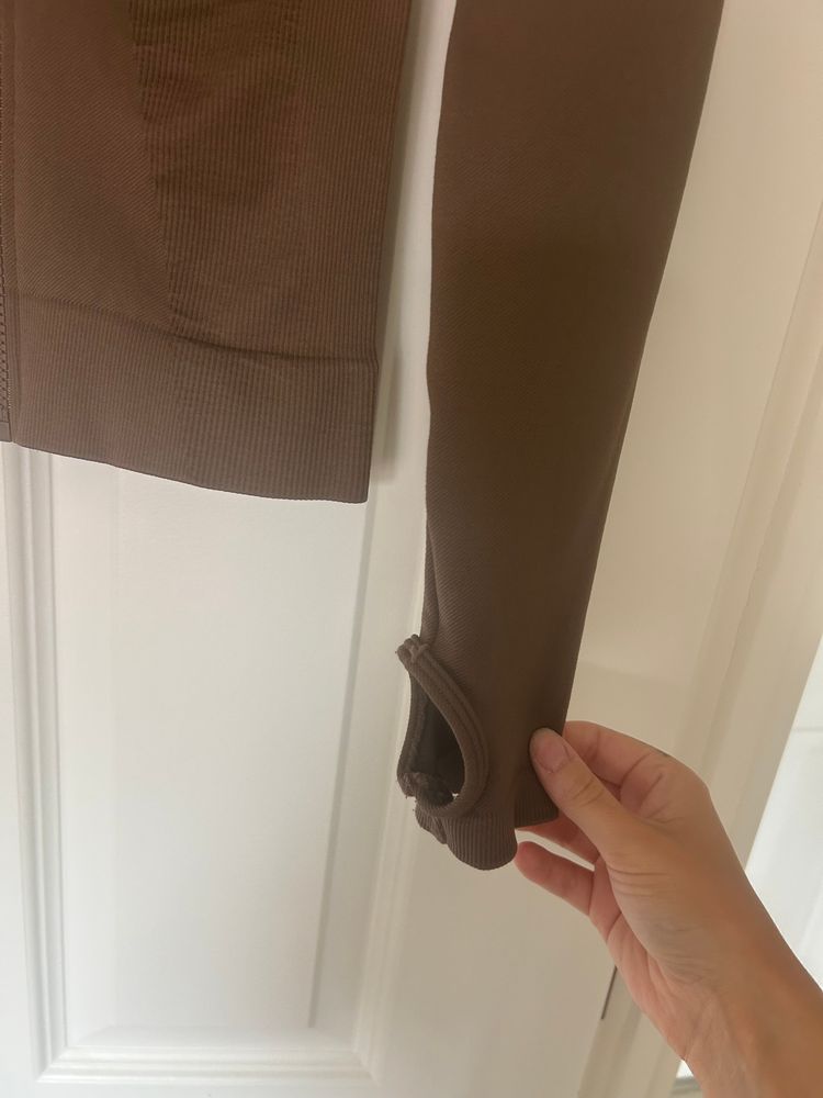 Brown Zip-Up Jacket And Brown Leggings Set 2