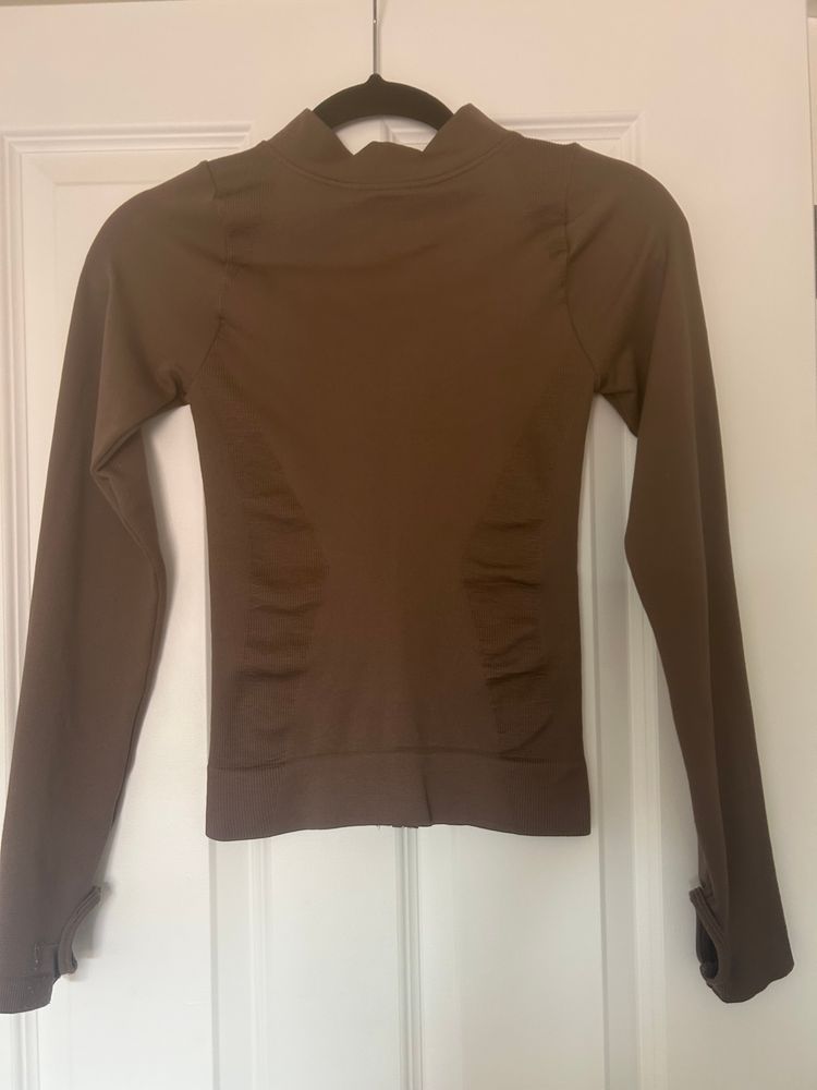 Brown Zip-Up Jacket And Brown Leggings Set 4