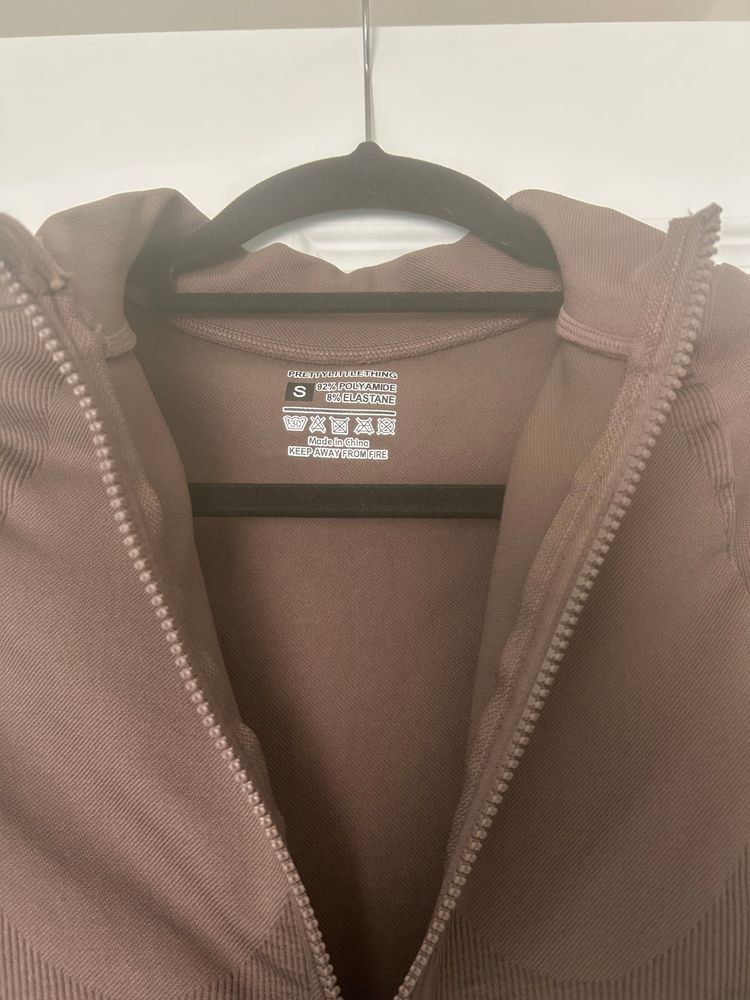 Brown Zip-Up Jacket And Brown Leggings Set 3