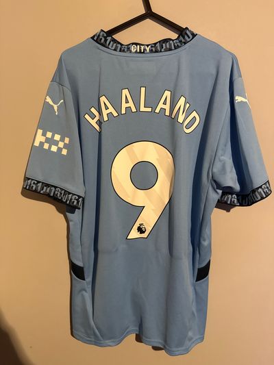 Manchester City Football Jersey Haaland 9 BNWT Medium