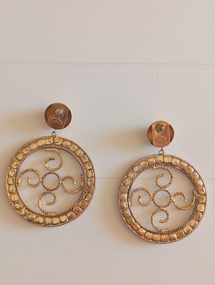 Gold-Tone Circular Drop Earrings With Rhinestones imagen 2