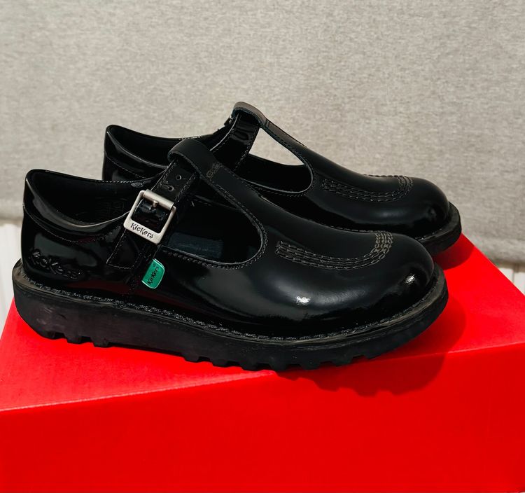 Kickers Black Leather T-Bar Shoes obraz 1