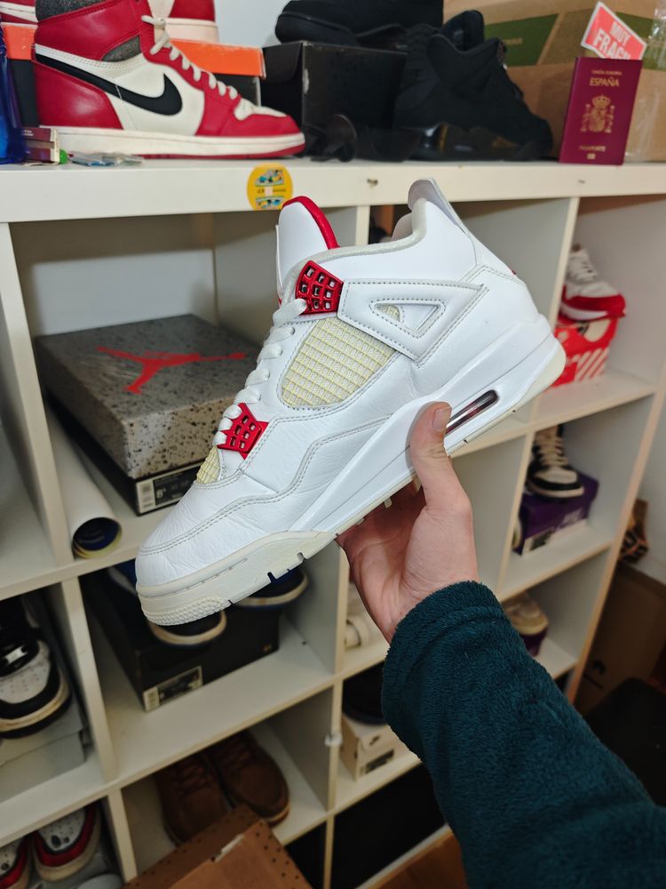 Jordan 4 Metallic Red 