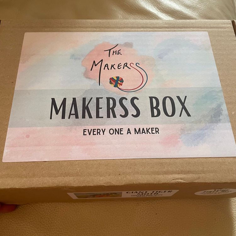 Makerss Box Giant Tiger Moth Felting Kit image 2