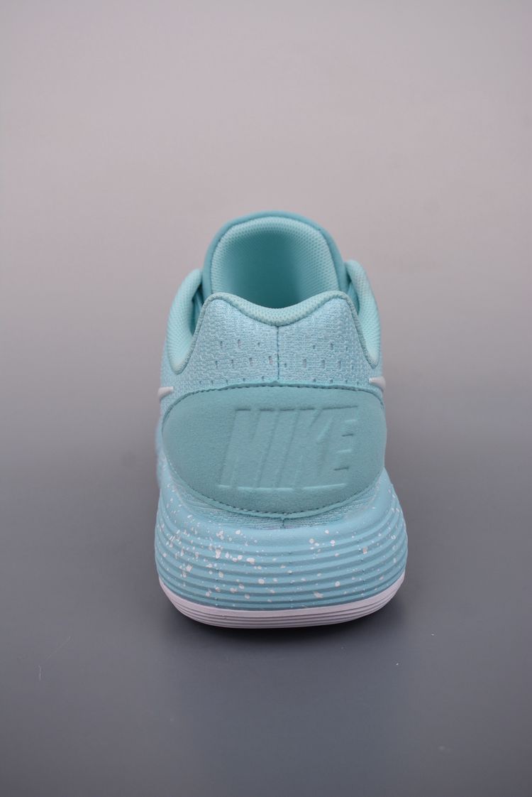 Sneakers image 4