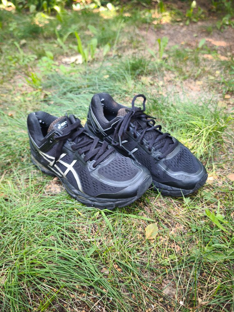 Asics Black Running Shoes image 2