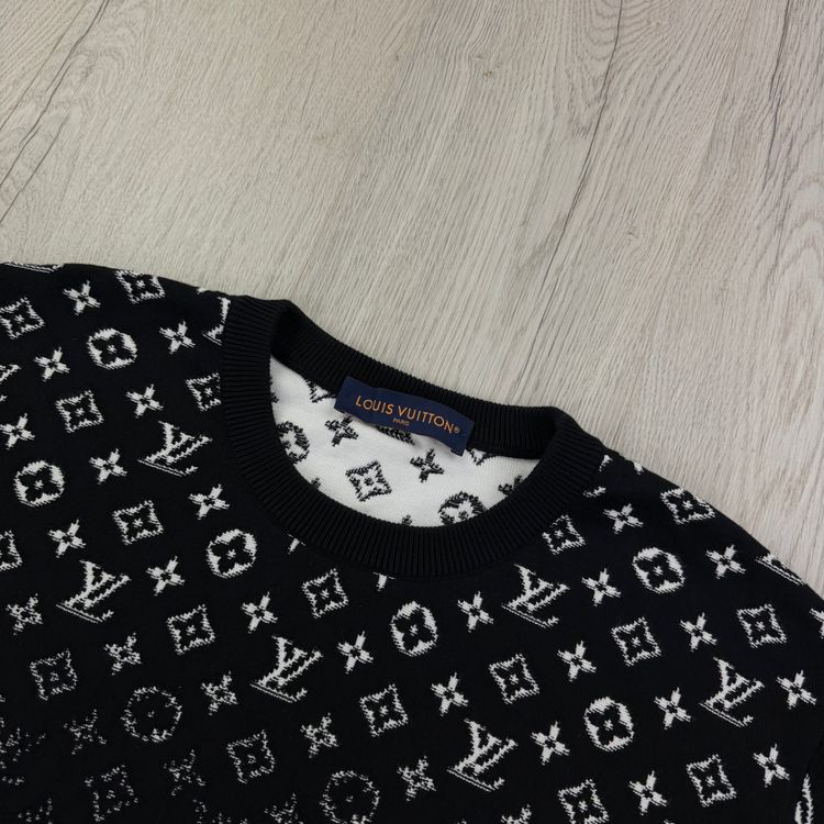 Louis Vuitton Men’s Black Gradient Crewneck Jumper - XL image 8