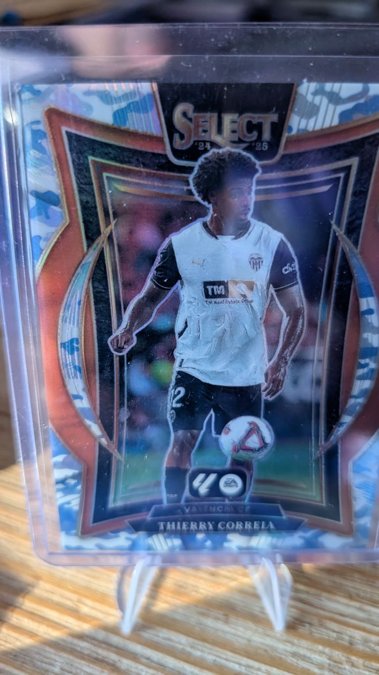 Thierry Correia Panini Select La Liga 2024-25 Camo /30 Valencia