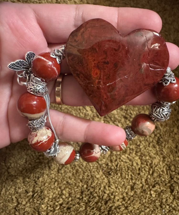 red jasper Red And White Beaded Bracelet With Heart Charm 2