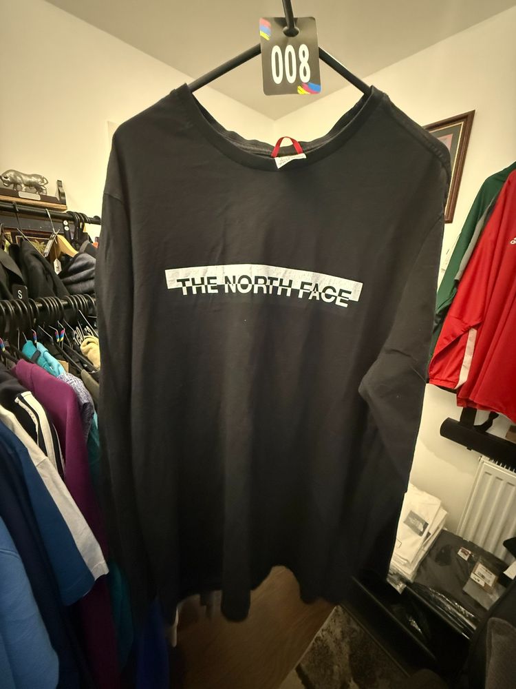 The North Face black long sleeve shirt M008