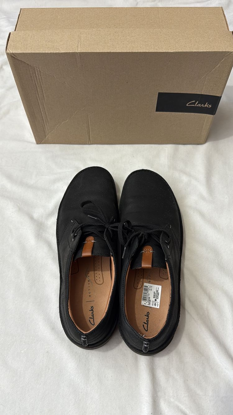 Clarks Black Lace-Up Shoes imagen 2