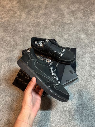 Jordan 1 Low OG Travis Scott Phantom (Pads)