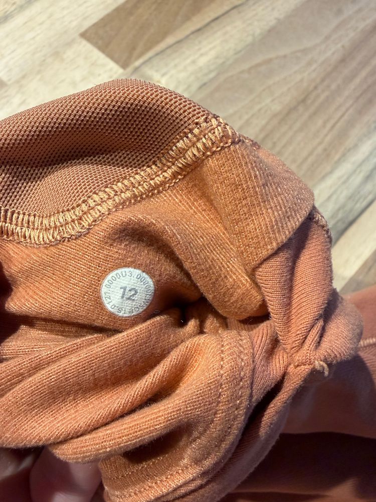 Immagine di Rust Orange Jogger leggings Lululemon UK 16 9