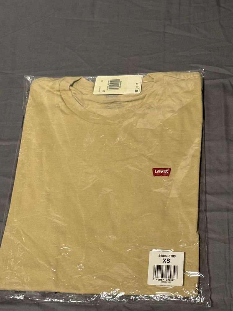 Levi's Levi's Beige T-Shirt product image