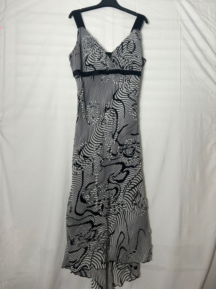 ML Exclusive Black And White Patterned Dress