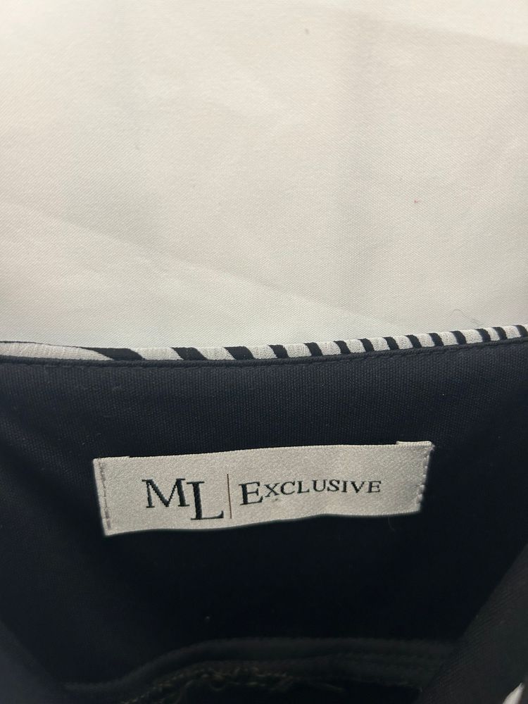 ML Exclusive Black And White Patterned Dress 2