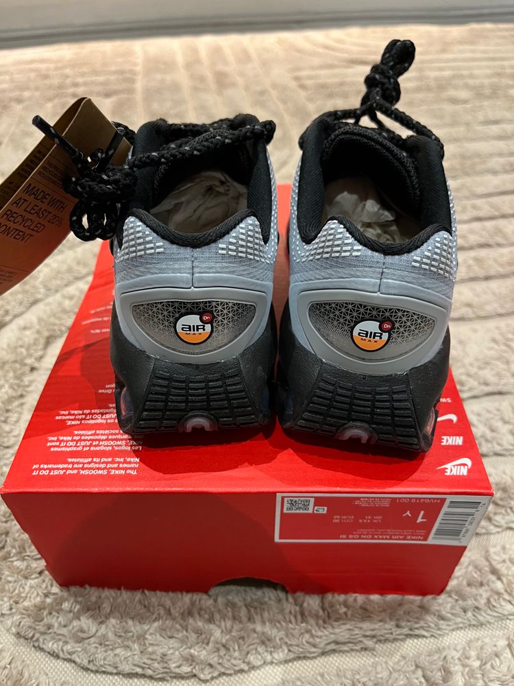 Nike Air Max DN Sneakers 4