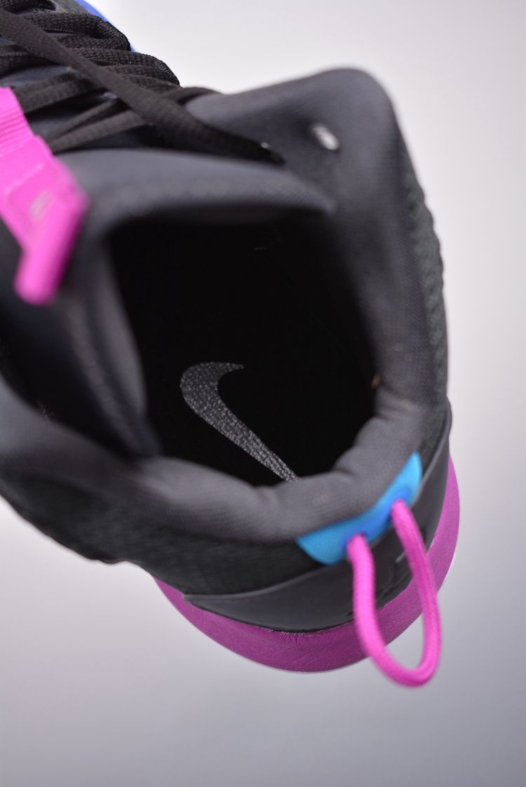 Athletic running shoes image 9