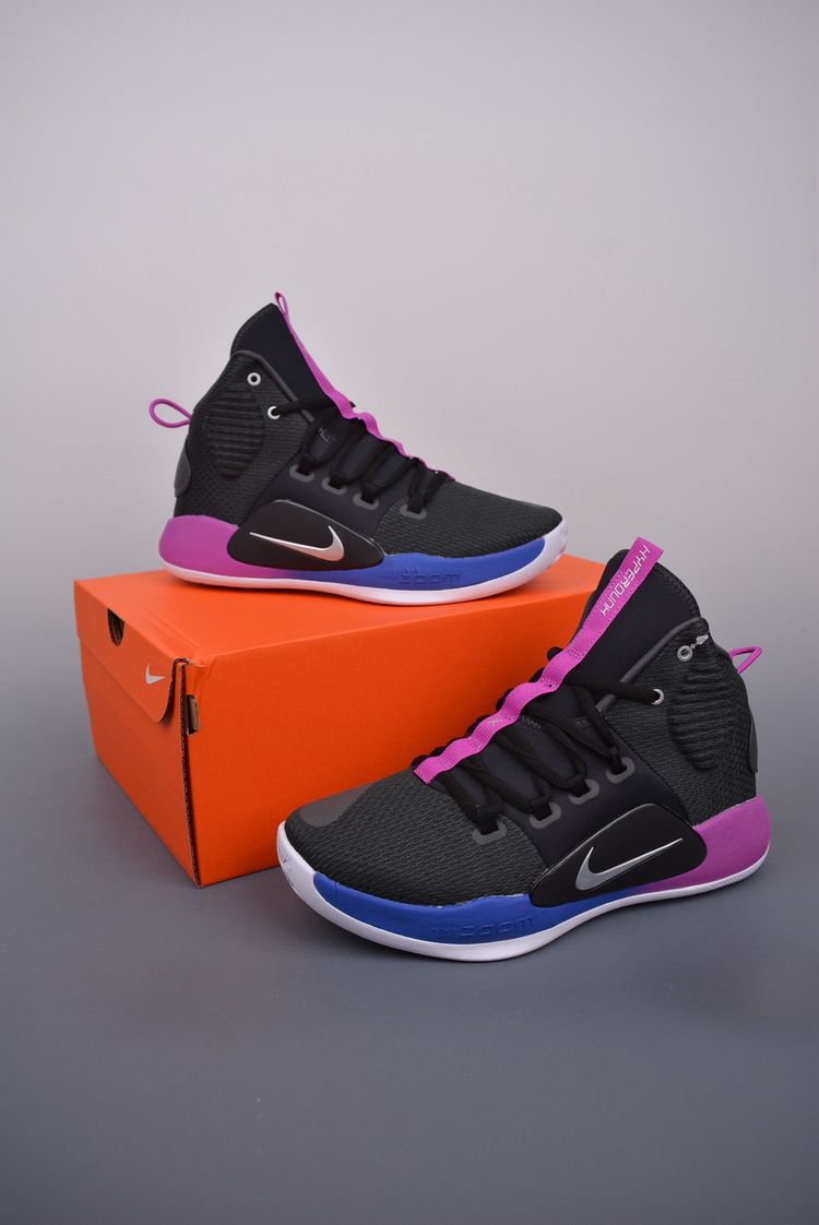 Athletic running shoes image 1