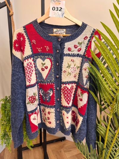 32 Heirloom Collectible Knitted Cardigan Sweater
