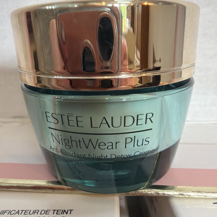 Estee Lauder Women's Nightwear Plus Moisturiser Anti-Oxidant Night Creme 15ml BN image 1