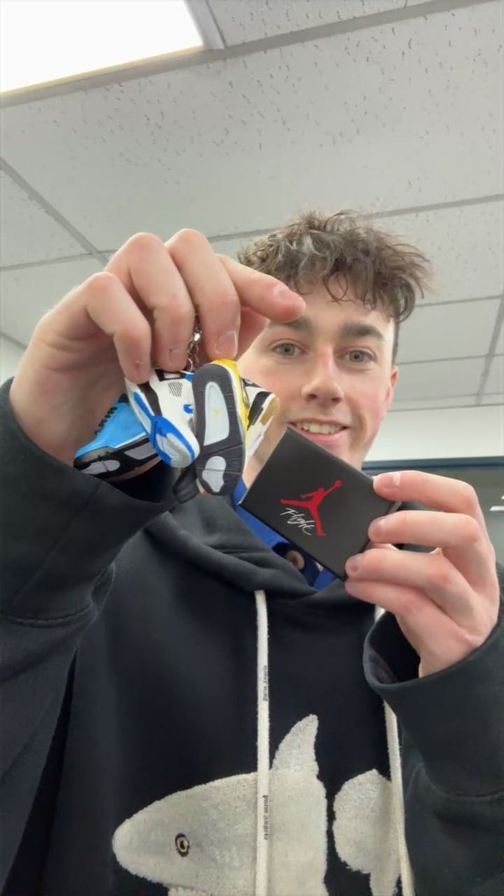 6x J4 Keychain With Box And Bag