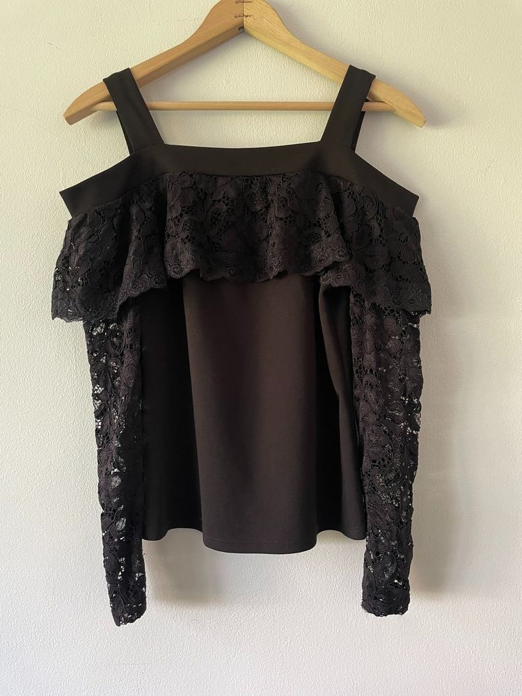 Cameo Rose Black Lace Cold Shoulder Top