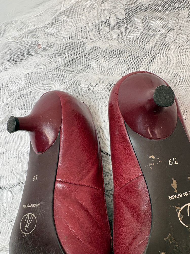 Vintage 80s/90s Leather Pointy Toe kitten Heels 5