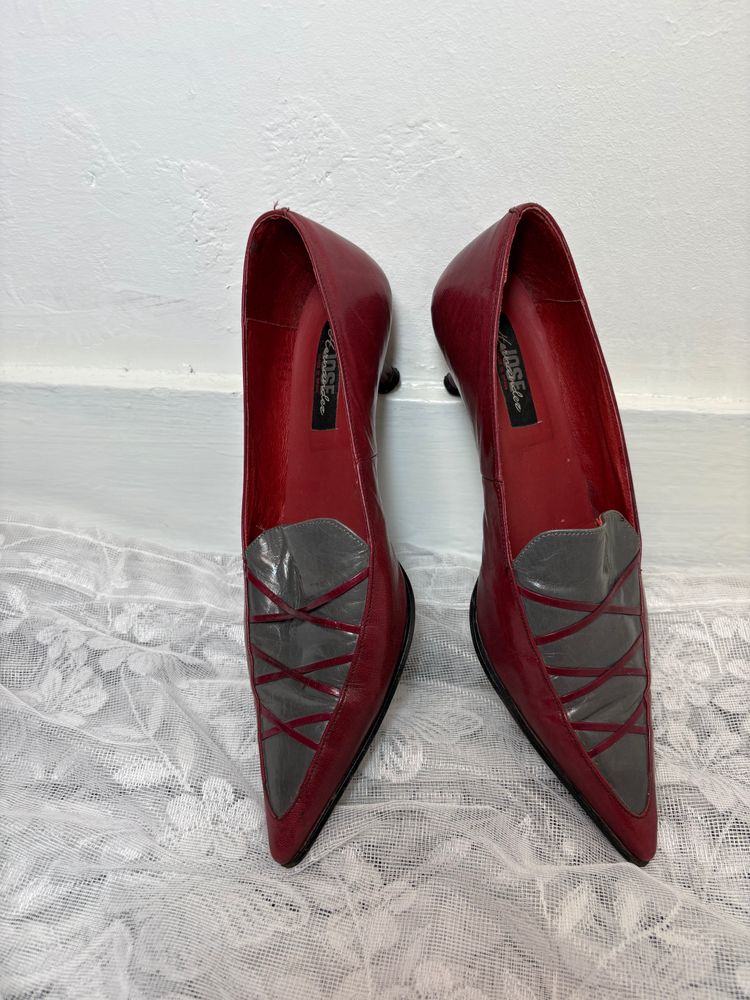 Vintage 80s/90s Leather Pointy Toe kitten Heels 3