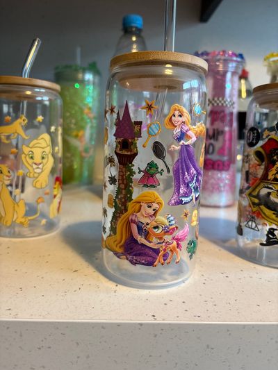 Clear Tumbler With Wooden Lid And Straw