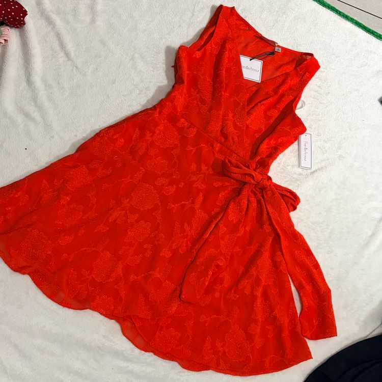 Premier Amour Red Sleeveless Dress