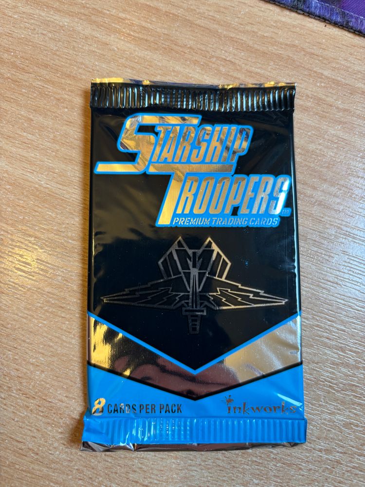 Starship Troopers Premium Trading Cards Pack