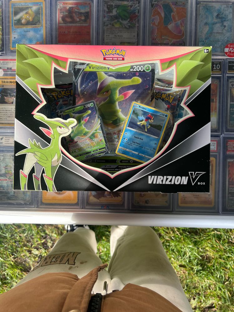 Pokémon Virizion V Box Pokémon Trading Card Game product image