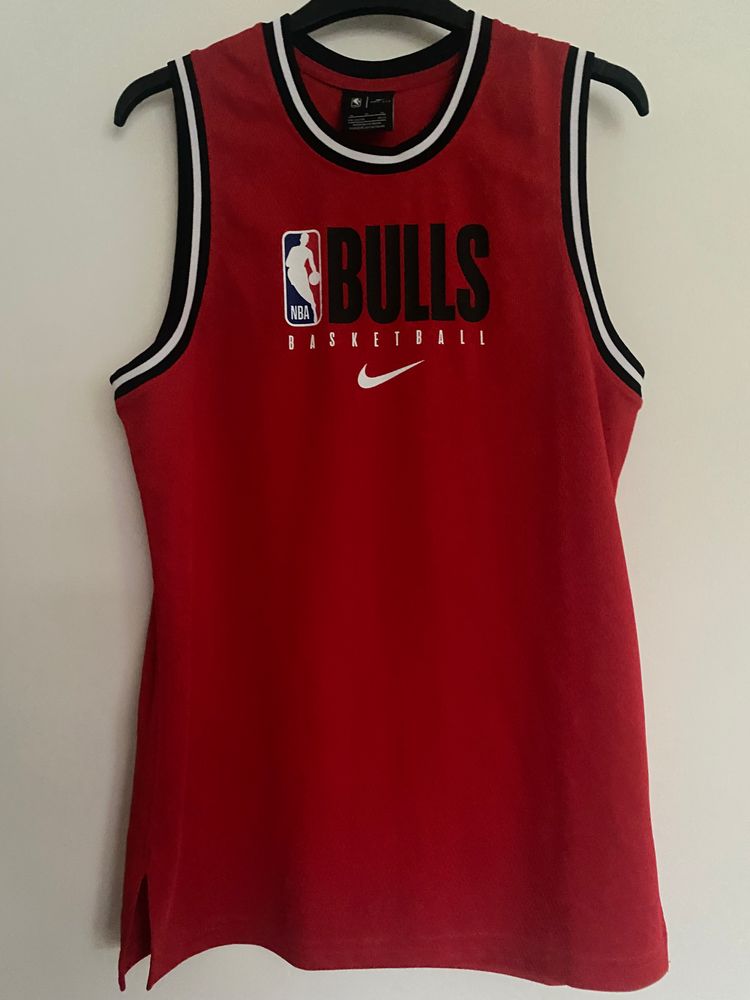 Chicago Bulls Basketball top ( Nike Dri-fit)