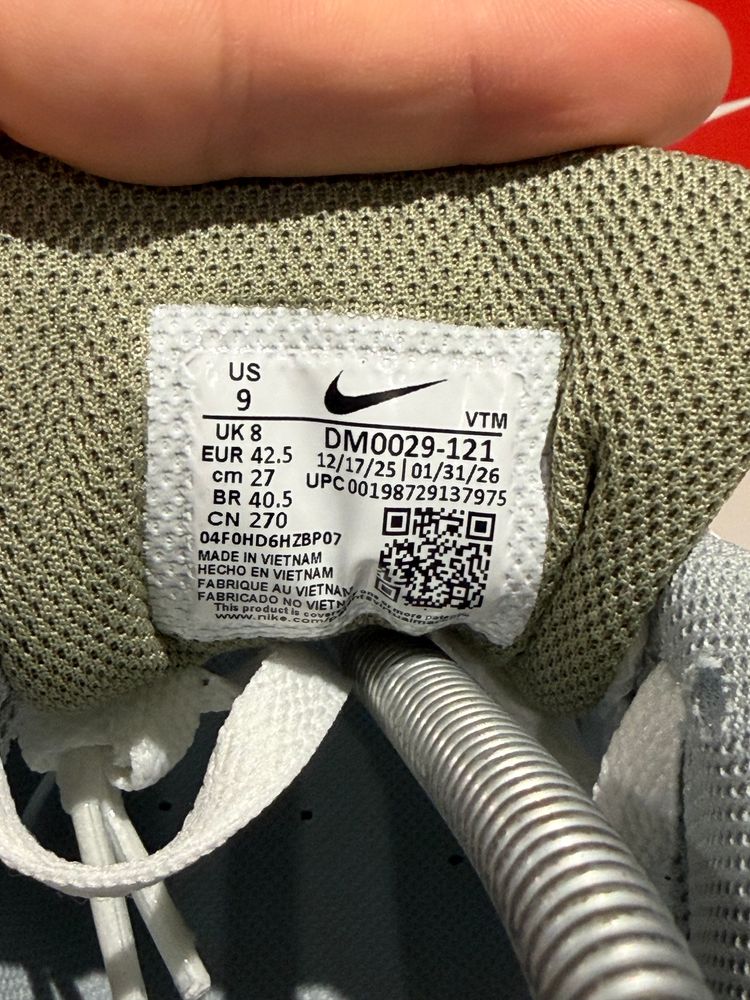 Immagine di Nike Air Max 90 Silver Sage UK 8  4