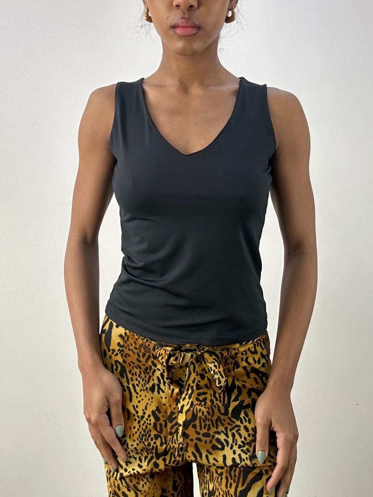 MOB WIFE DROP | small black v neck top image 1