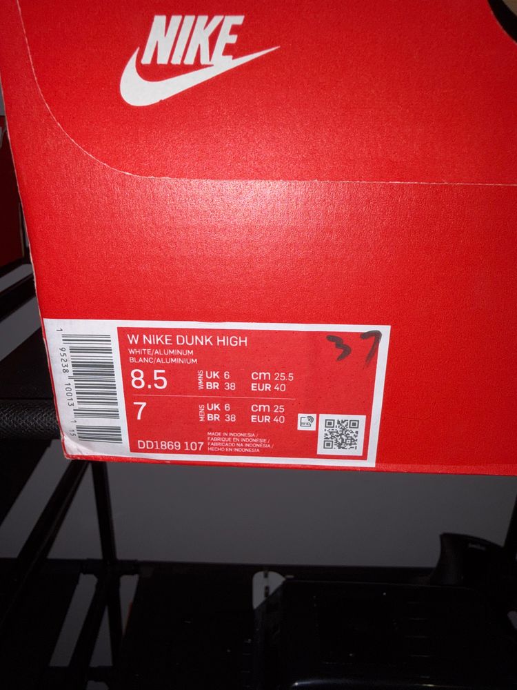 Nike Dunk High Sneakers 4